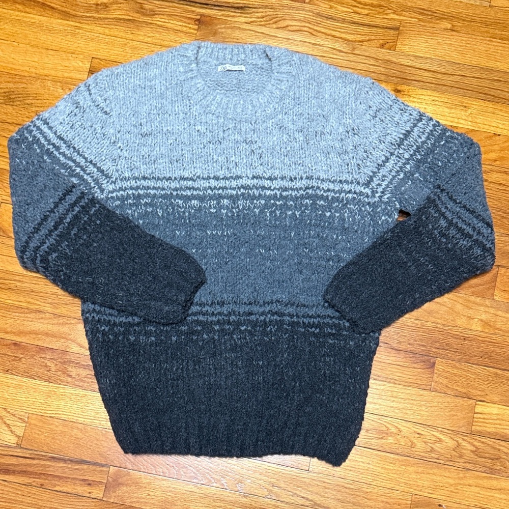 Zara Men's Black and Gray Thick Sweater